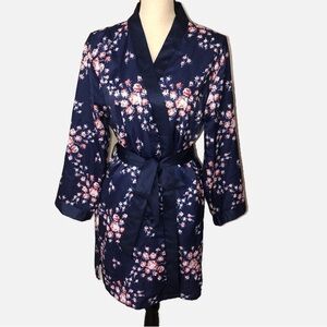 Morgan Lane Navy Floral Satiny Kimono Style Short Robe Size S/M Red Floral NEW